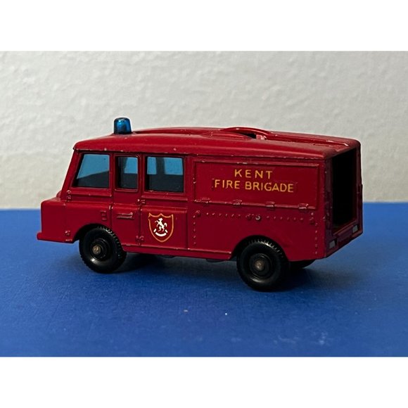 Vintage Matchbox Lesney #57 Land Rover Fire Truck Kent Fire 1/64 Scale Diecast - Picture 4 of 7